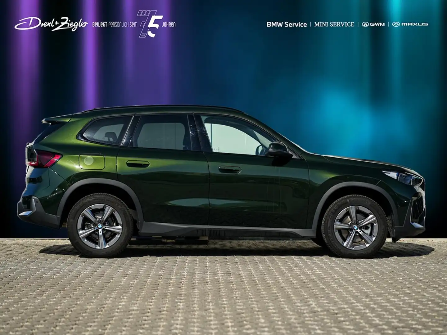 BMW X1 sDrive18i AHK AdLED PanoDach Travel+PremPaket Zelená - 2