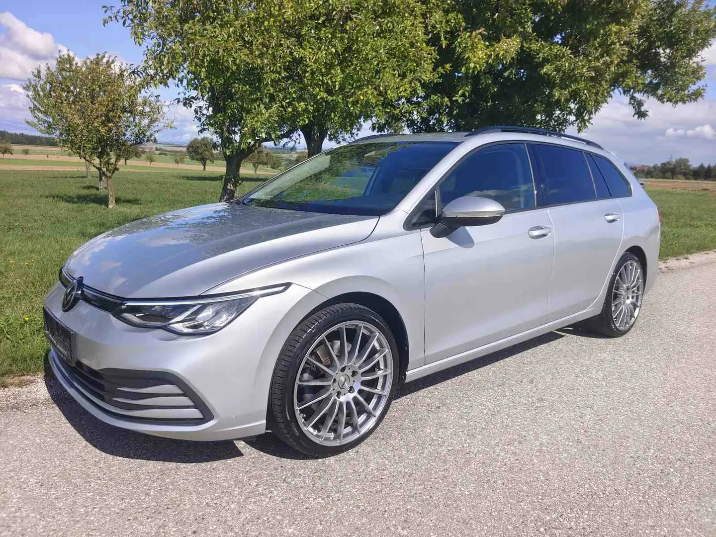 Volkswagen Golf Variant Life Silber - 1