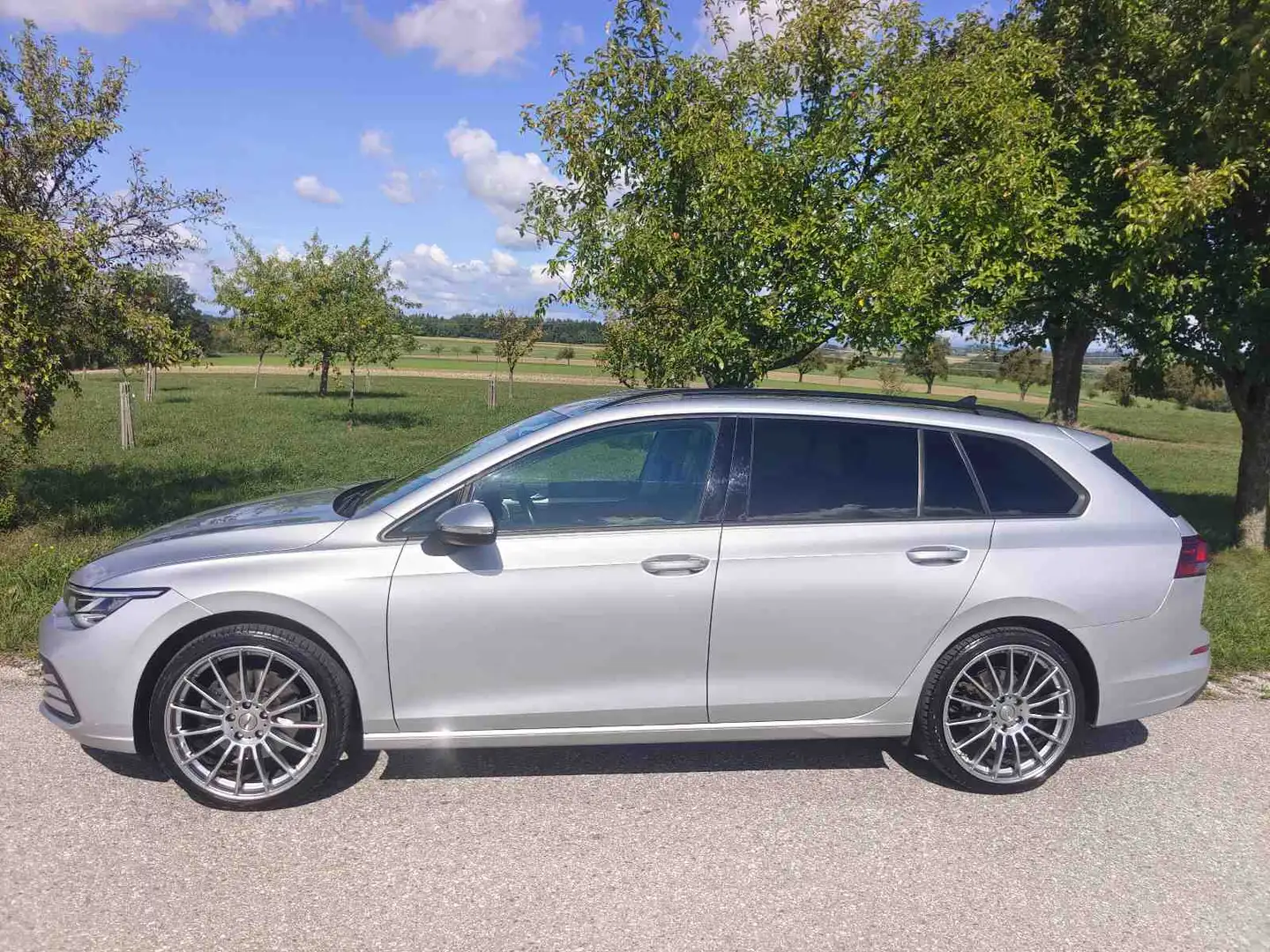 Volkswagen Golf Variant Life Silber - 2