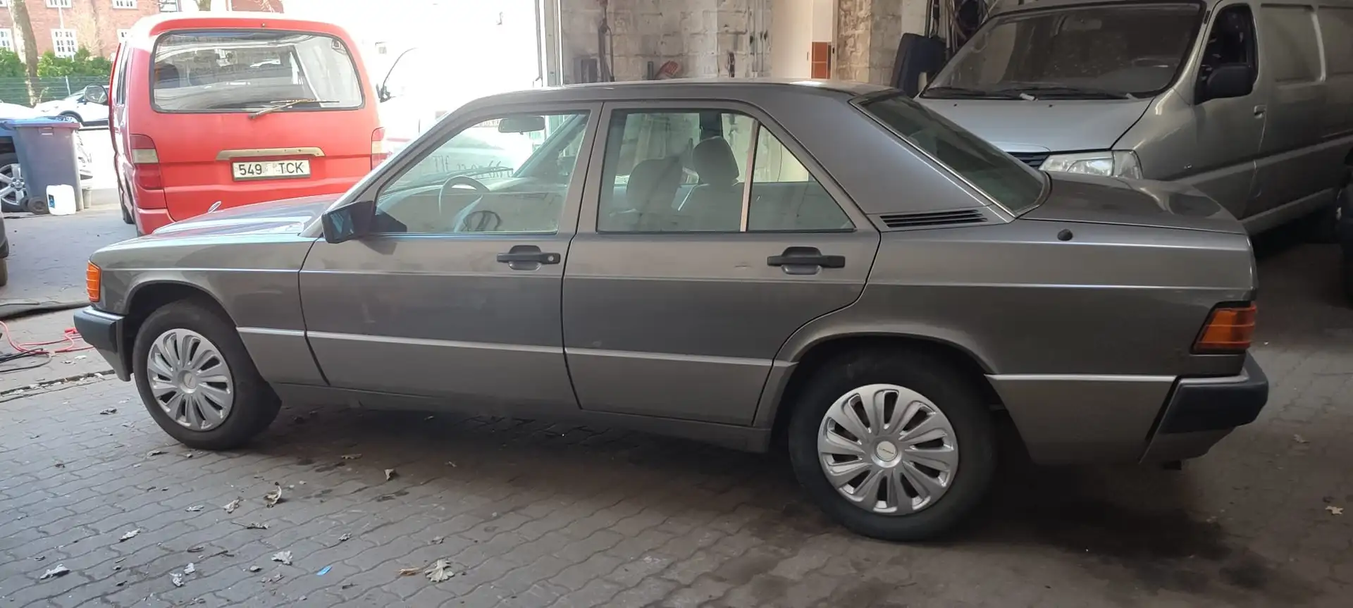 Mercedes-Benz 190 MB 190 Diesel 2,0 Liter Сірий - 2