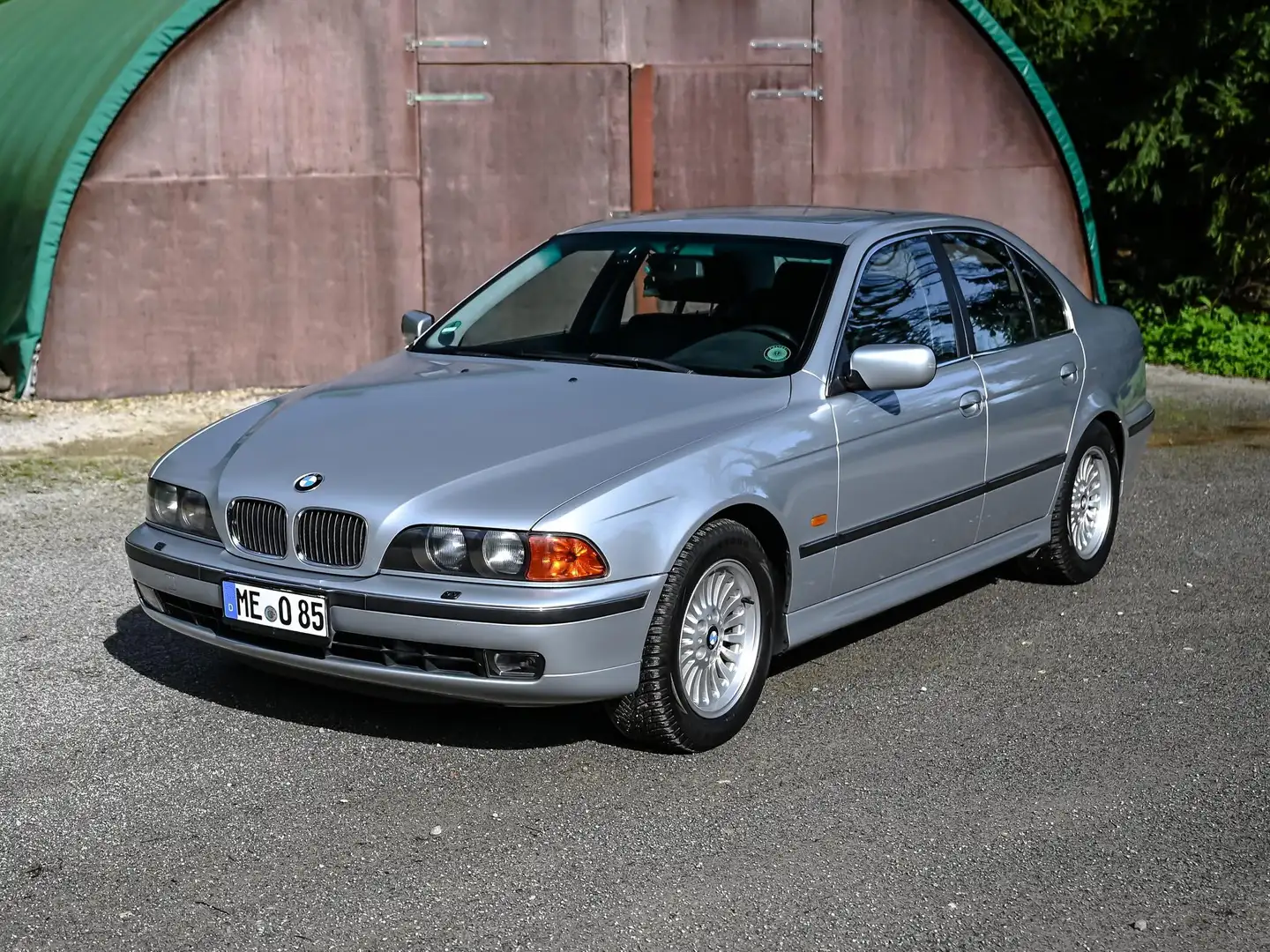 BMW 528 Argent - 1