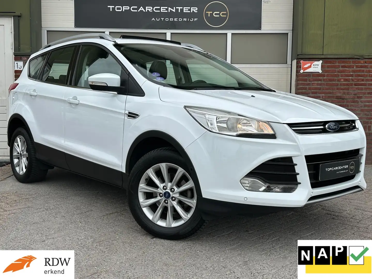 Ford Kuga 1.5 Titanium/KEYL/CAMERA/TRERKH/NAVI/CRUISE/APK/NA Weiß - 1