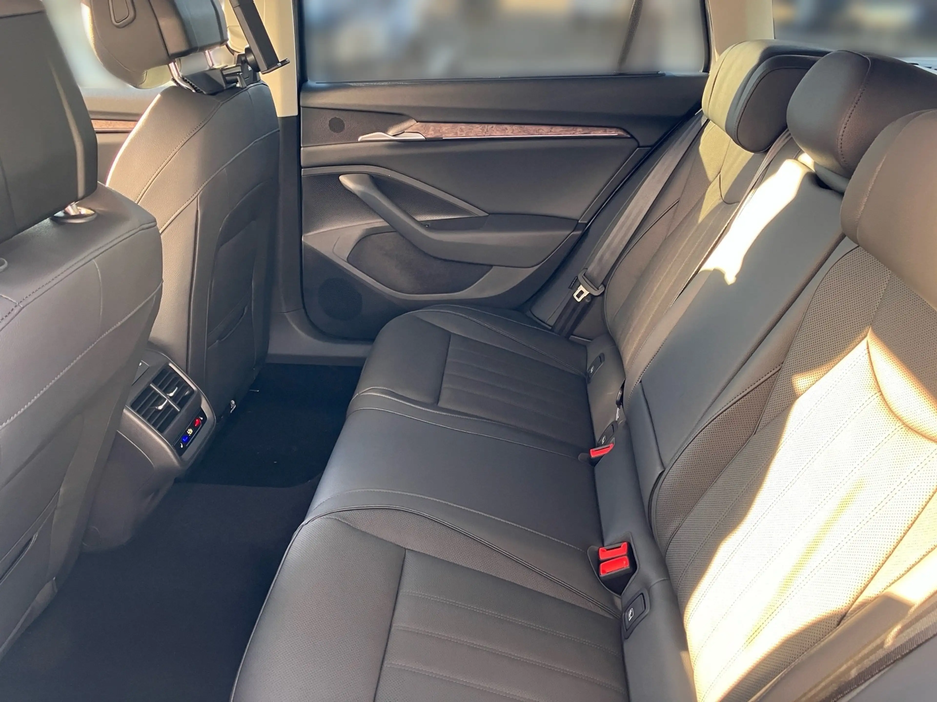 Skoda Superb COMBI 2.0 TDI 4x4 DSG L&K HeadUp AHK LM — photo 11