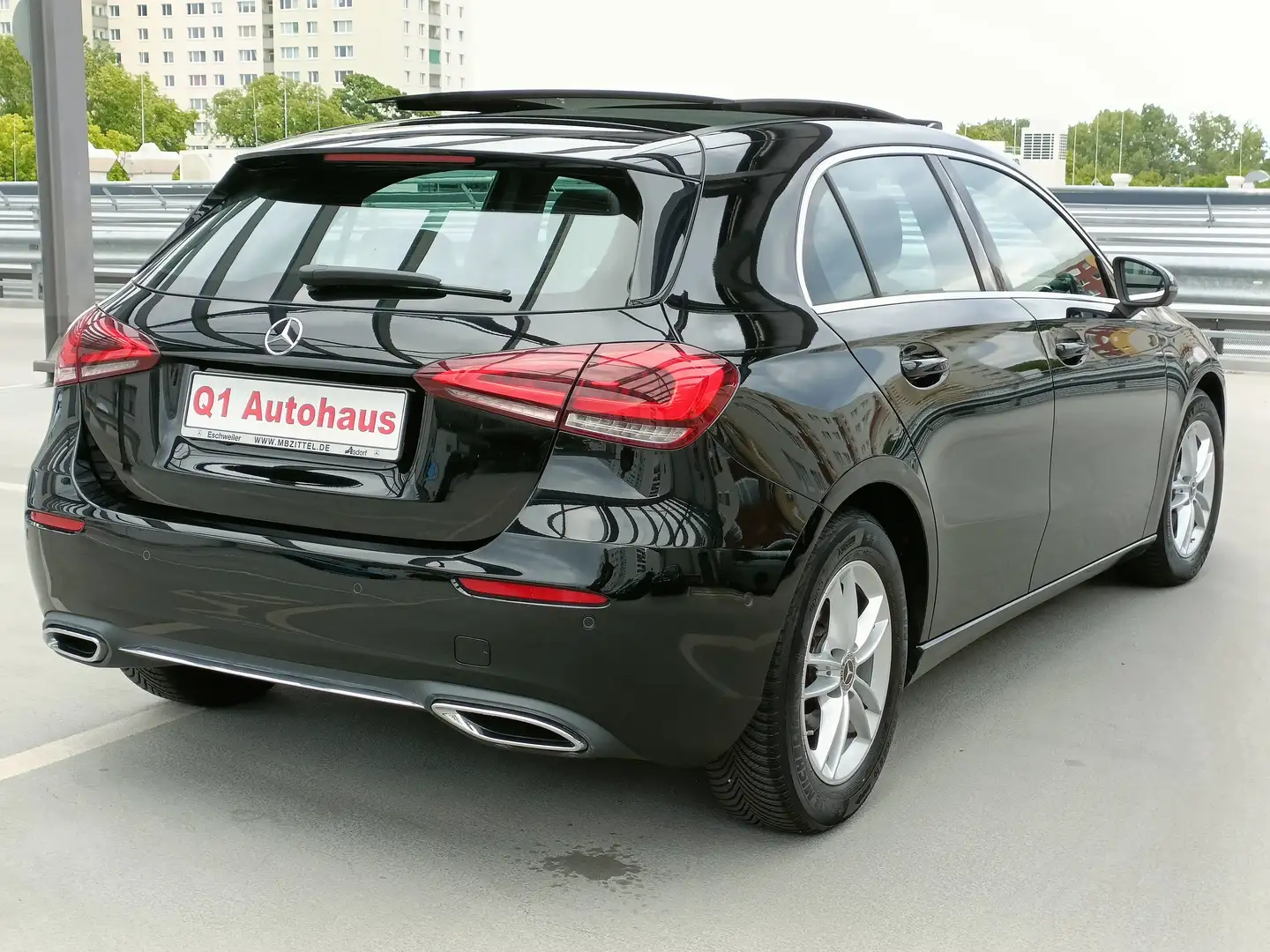 Mercedes-Benz A 180 LED-MUBEAM/AMBIENTE/WIDESCREEN/TOTW/360°/PANORA Noir - 2