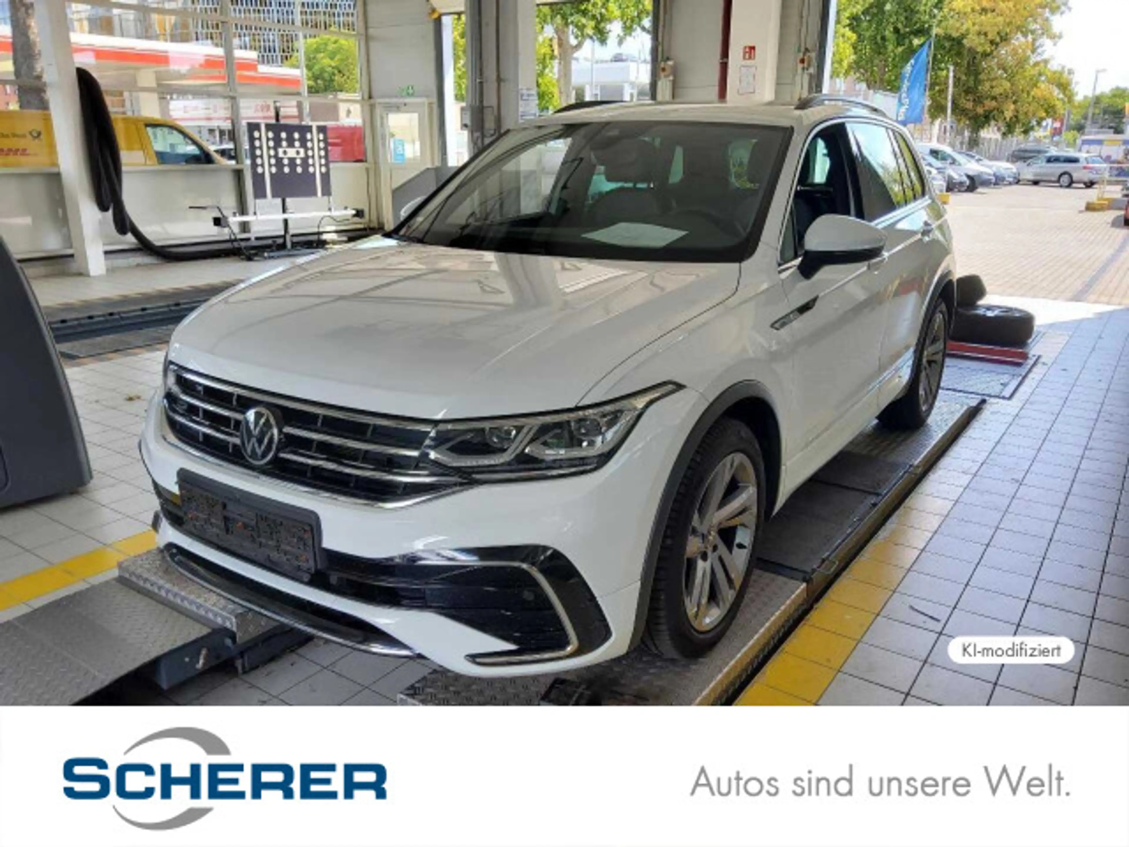 Volkswagen Tiguan 1.5 TSI R-Line DSG NAVI AHK 360° HUD MATR