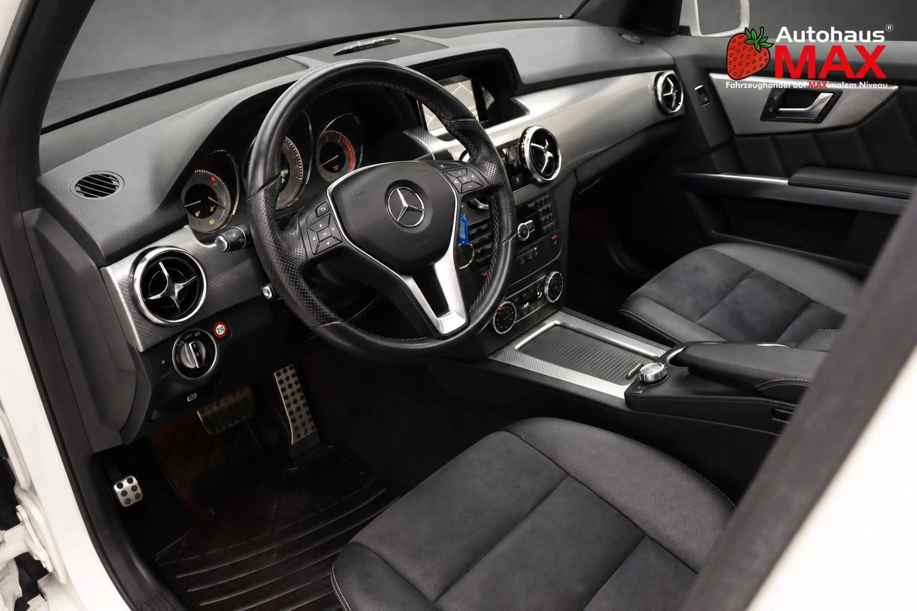 Mercedes-Benz GLK 220 CDI BlueTec 4Matic AMG~Pano~1.Hand~SZH — photo 12