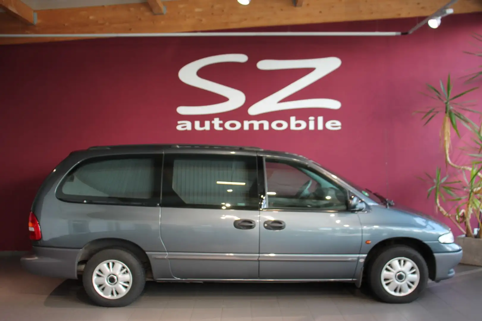 Chrysler Grand Voyager Bestattungswagen/Leichenwagen Gris - 1