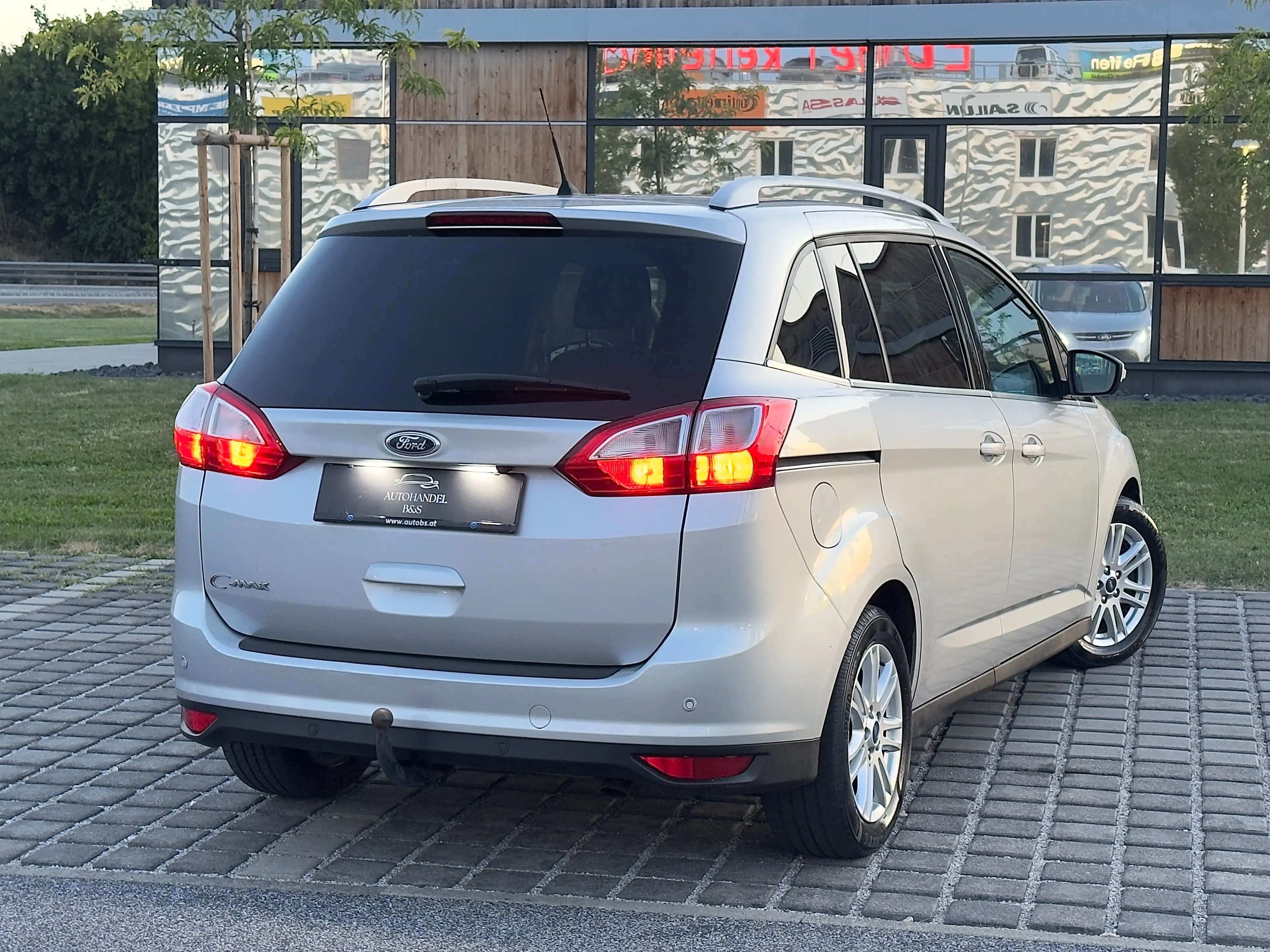 Ford Grand C-Max Titanium 2,0 TDCi DPF Powershift — photo 6