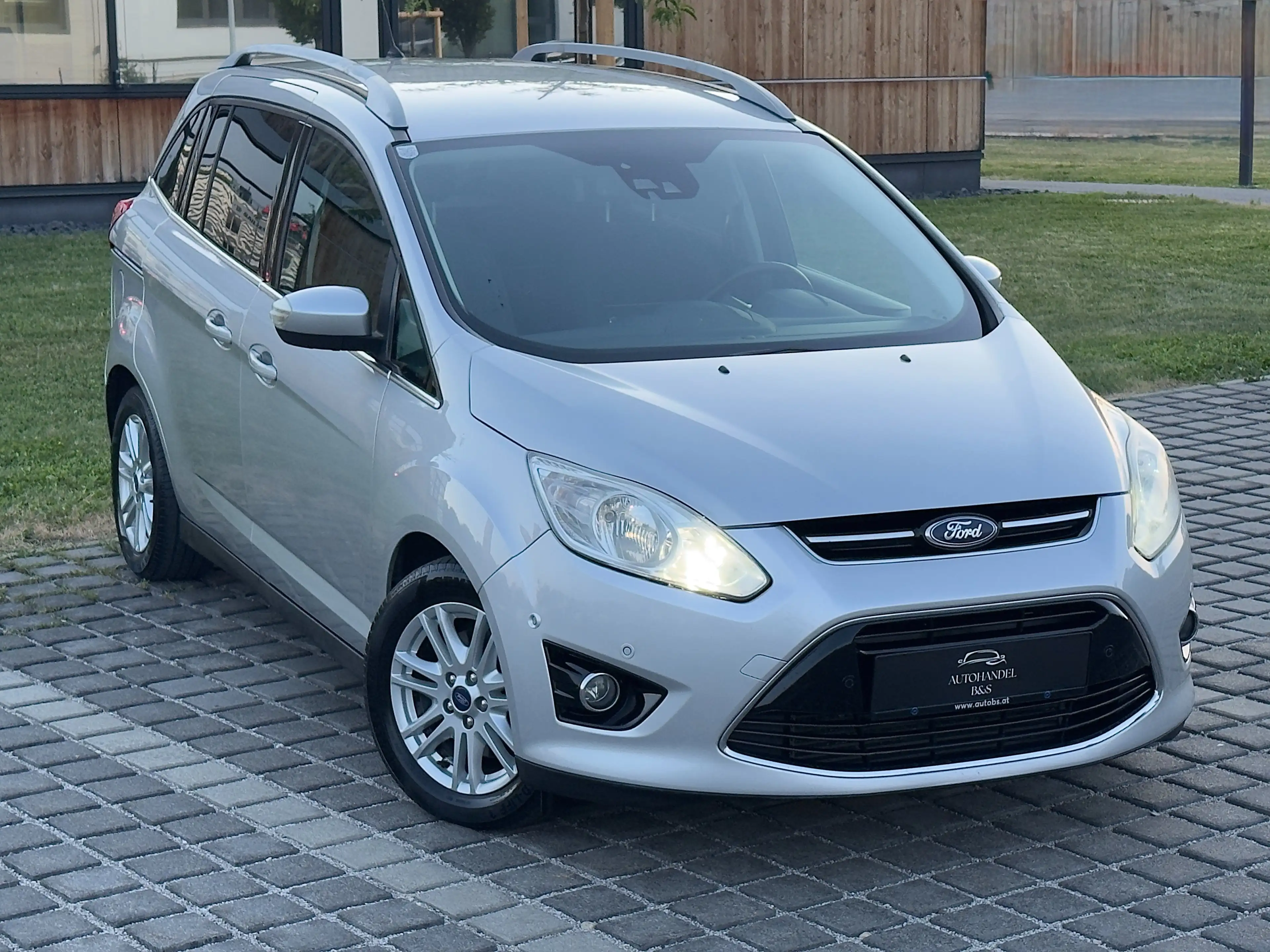 Ford Grand C-Max Titanium 2,0 TDCi DPF Powershift — photo 7
