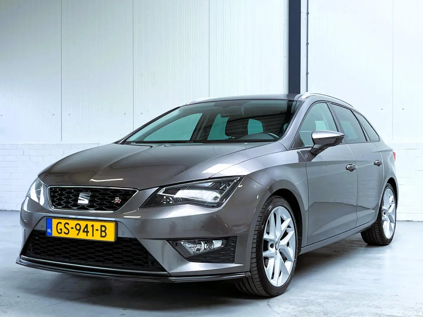 SEAT Leon ST 1.4 TSI ACT FR Dynamic Led|18 INCH Gris - 2