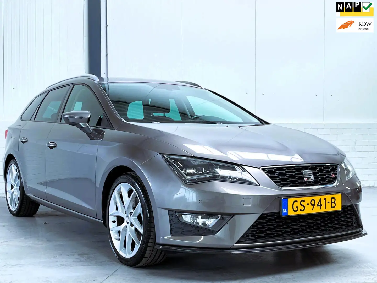 SEAT Leon ST 1.4 TSI ACT FR Dynamic Led|18 INCH Gris - 1