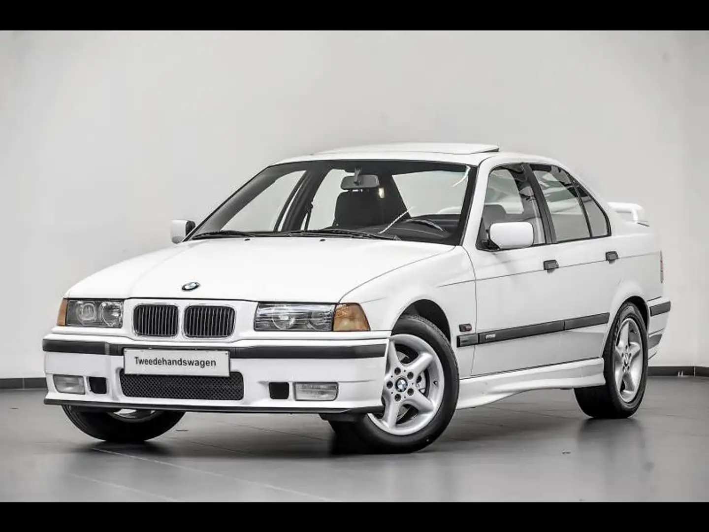 BMW 318 is Class II Procar - Limited E White - 1