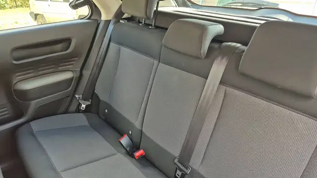 Citroen C4 Cactus view 9