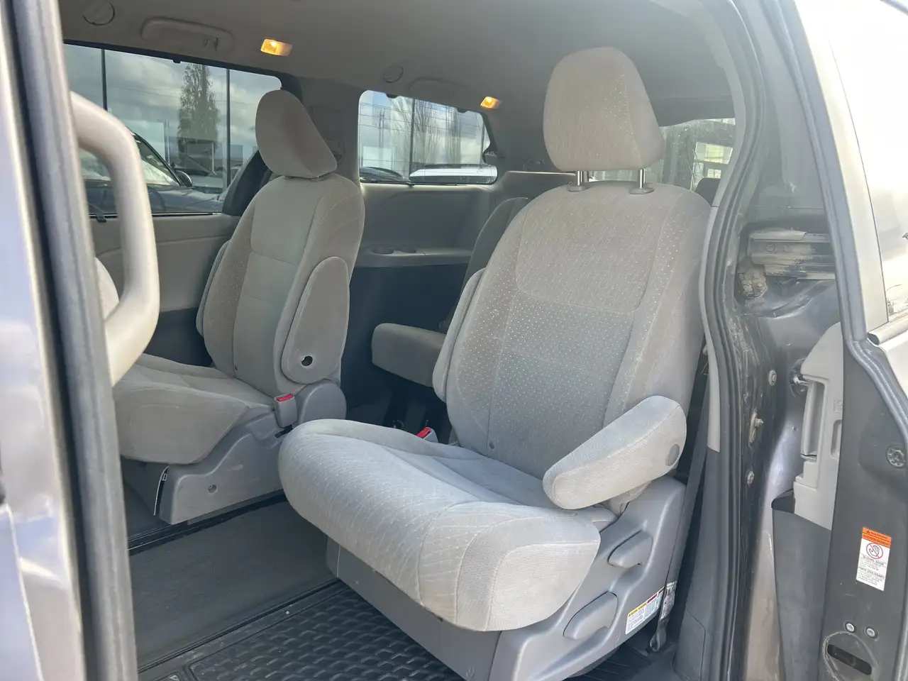 Toyota Sienna снимка Toyota Sienna