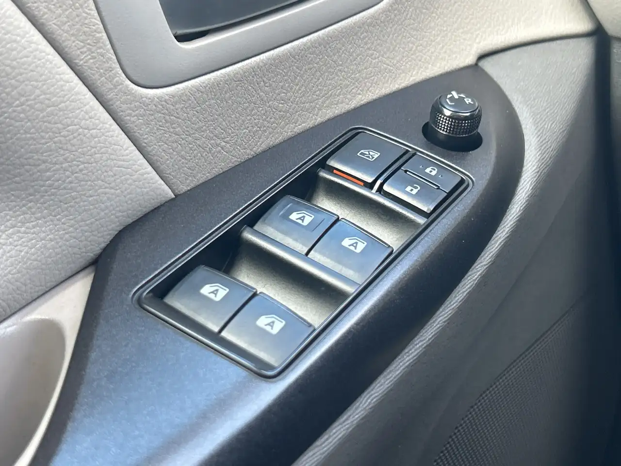 Toyota Sienna снимка Toyota Sienna