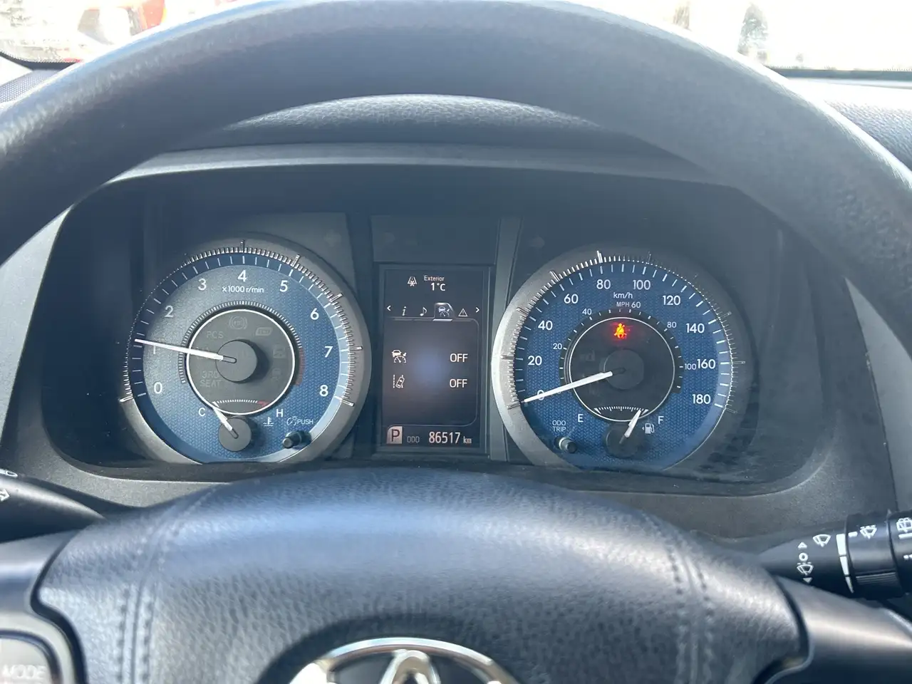 Toyota Sienna снимка Toyota Sienna