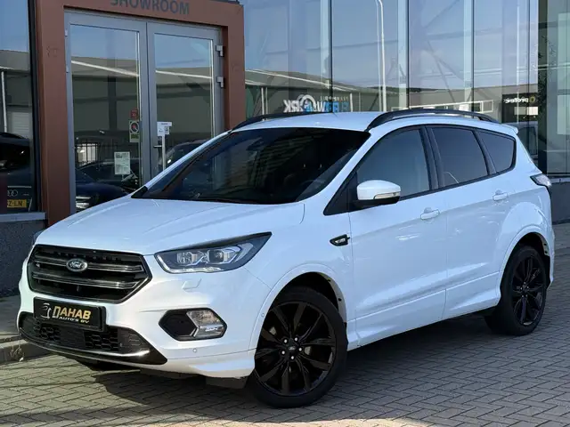 Ford Kuga view 3