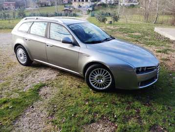 SW 1.9 jtdm 16v Distinctive 150cv