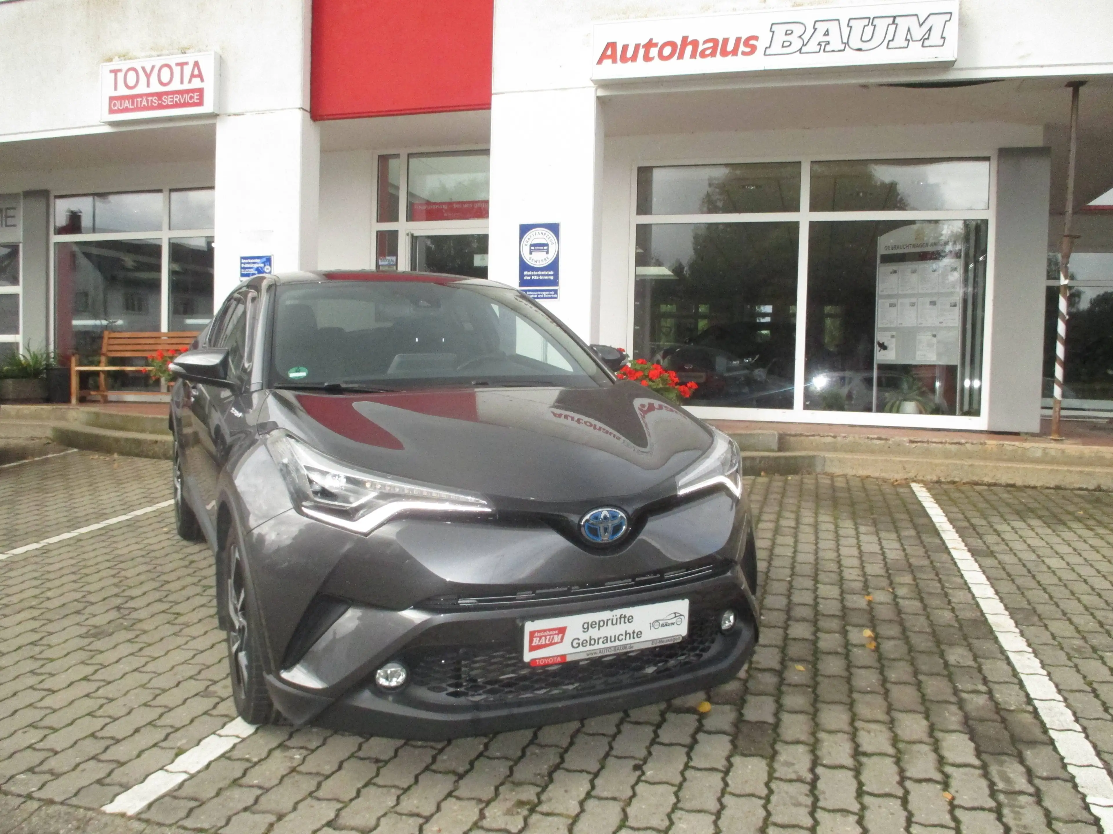 Toyota C-HR C-HR 1.8 Hybrid  "Club" mit Lederpolster — photo 2