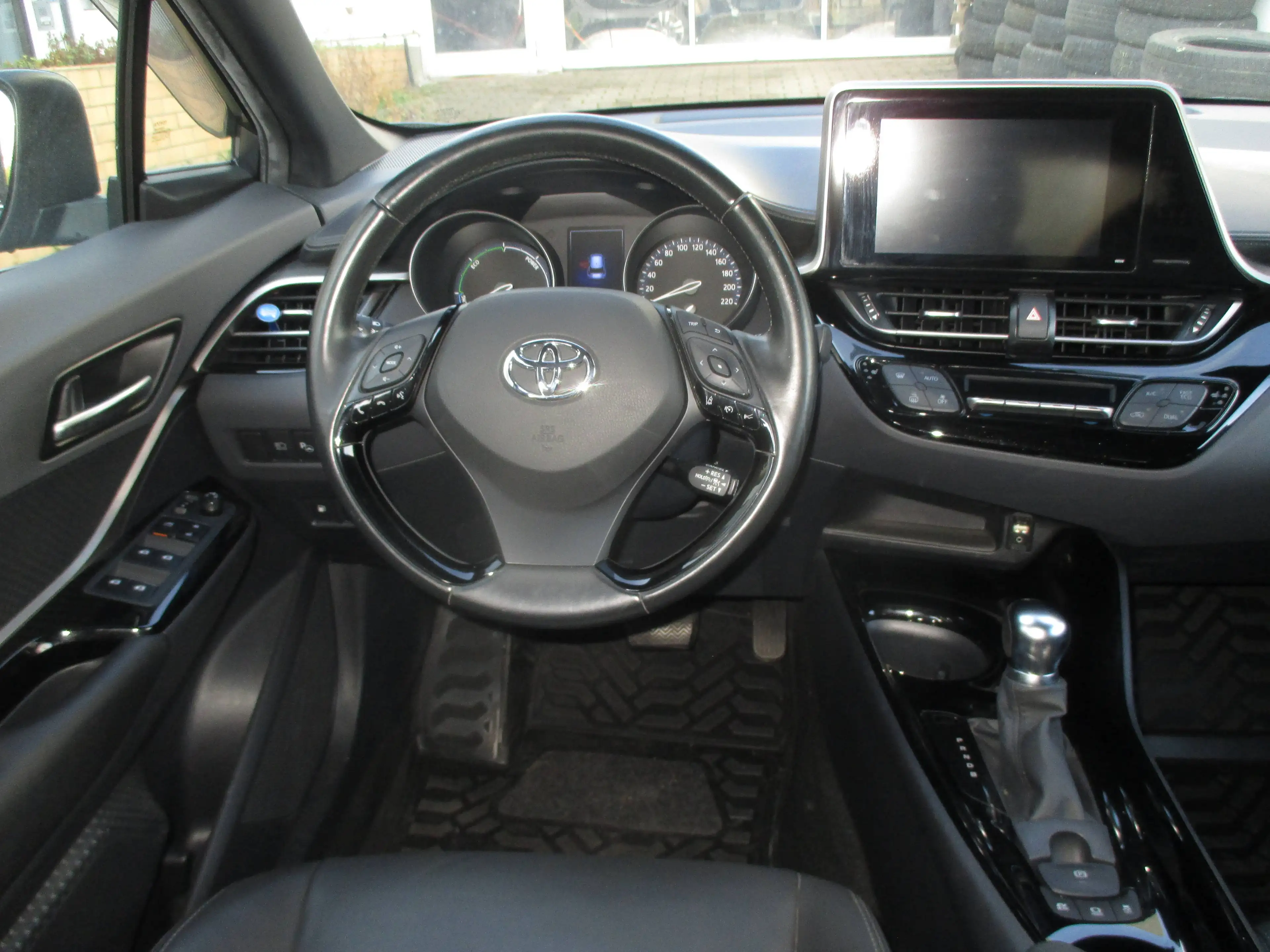 Toyota C-HR C-HR 1.8 Hybrid  "Club" mit Lederpolster — photo 6