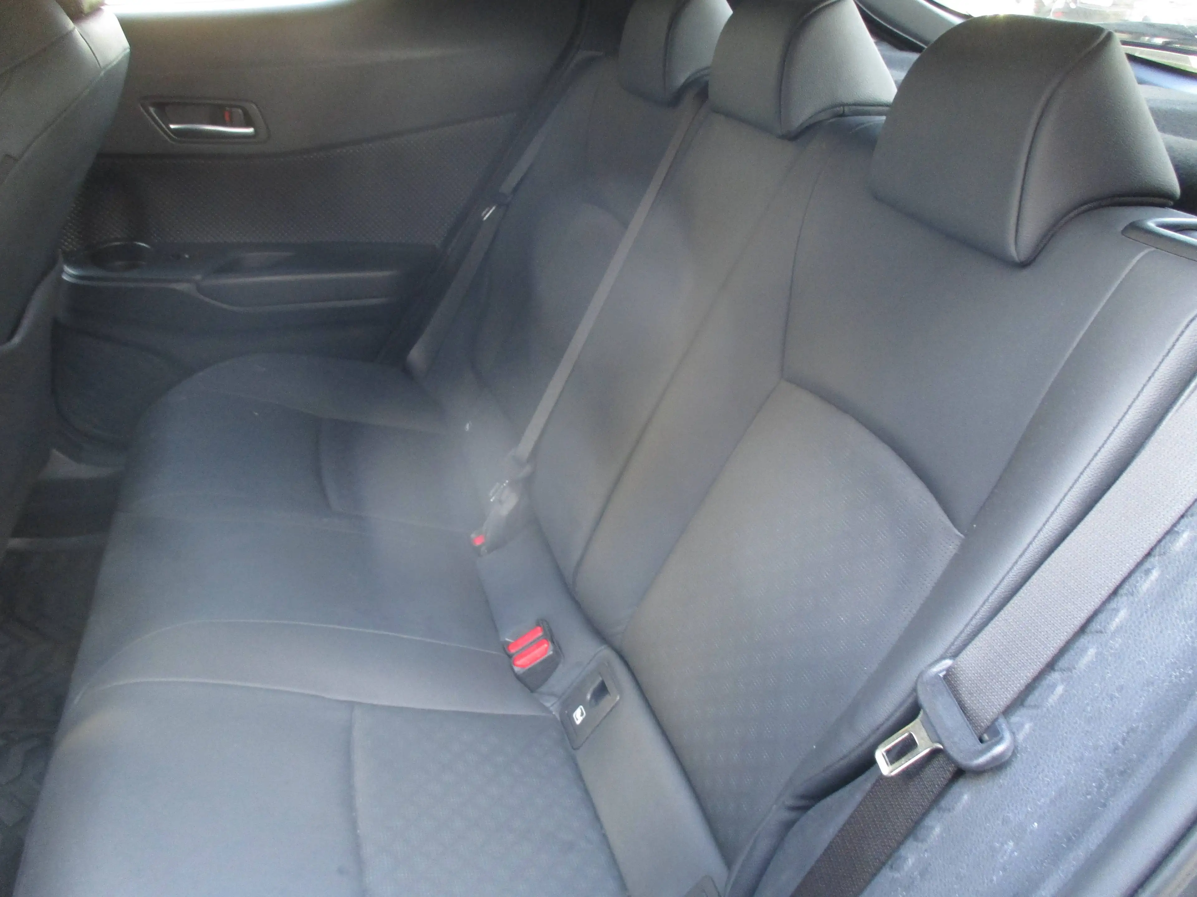 Toyota C-HR C-HR 1.8 Hybrid  "Club" mit Lederpolster — photo 5