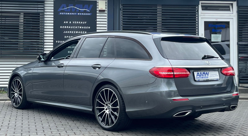 Mercedes-Benz E 220 d AMG Line NightPaket*LED*AMBIENTE*SPUR*KA — photo 4