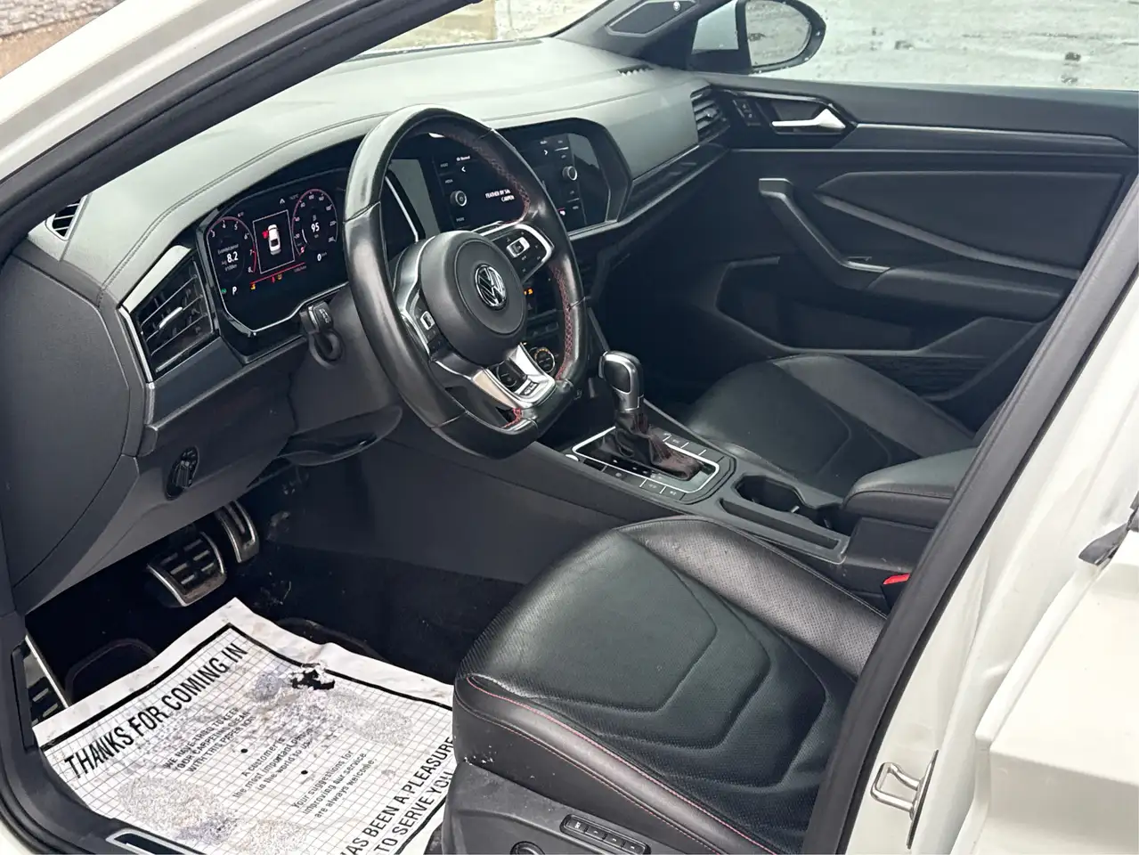 Volkswagen Jetta снимка Volkswagen Jetta