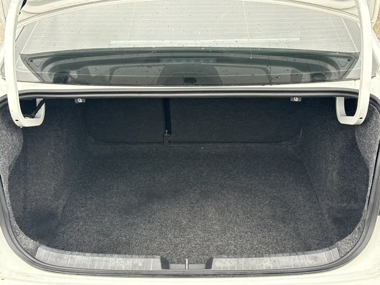 Volkswagen Jetta снимка Volkswagen Jetta
