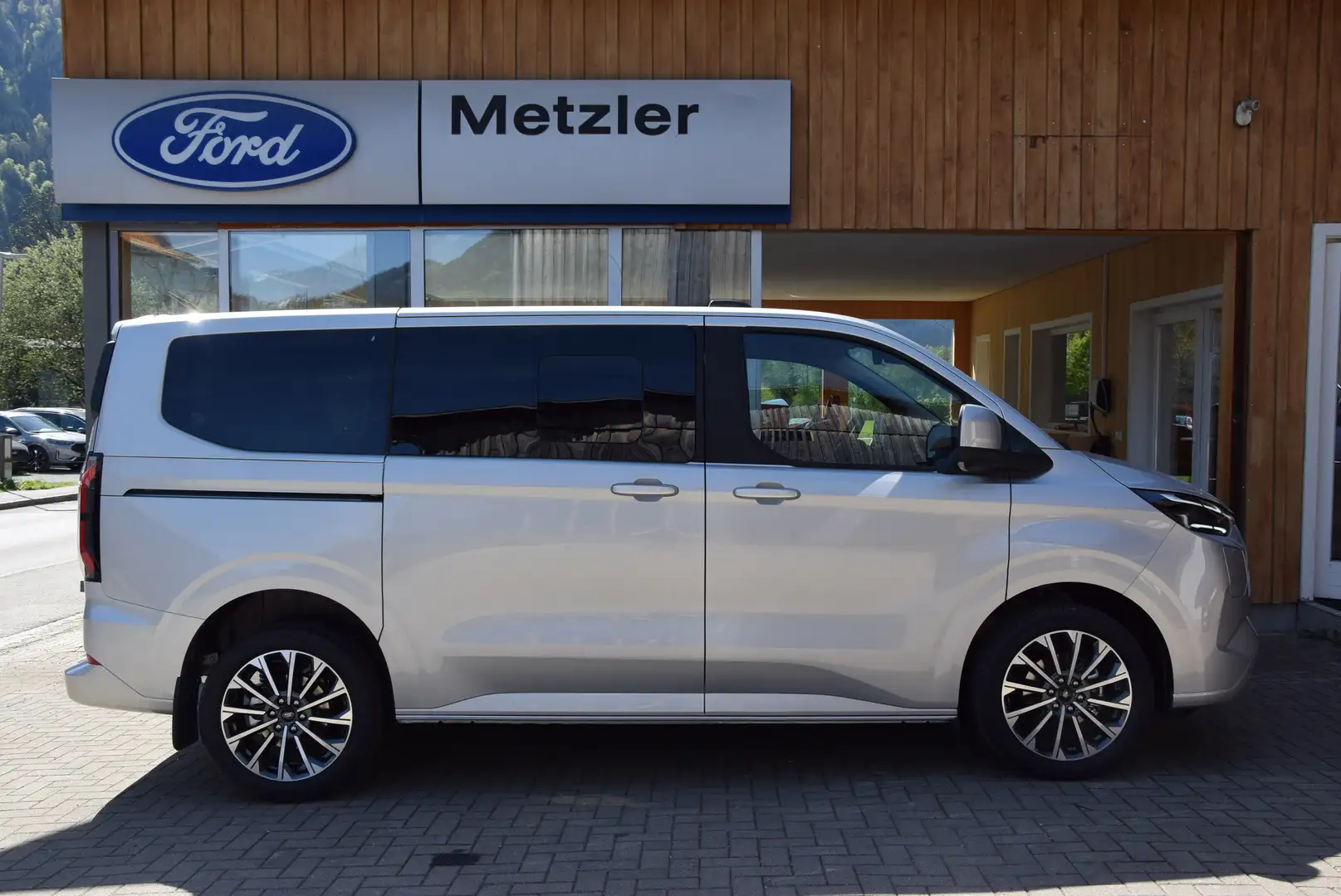 Ford Tourneo Custom **Plug-in Hybrid**340 L1**360° Kamera**ACC** Silber - 1
