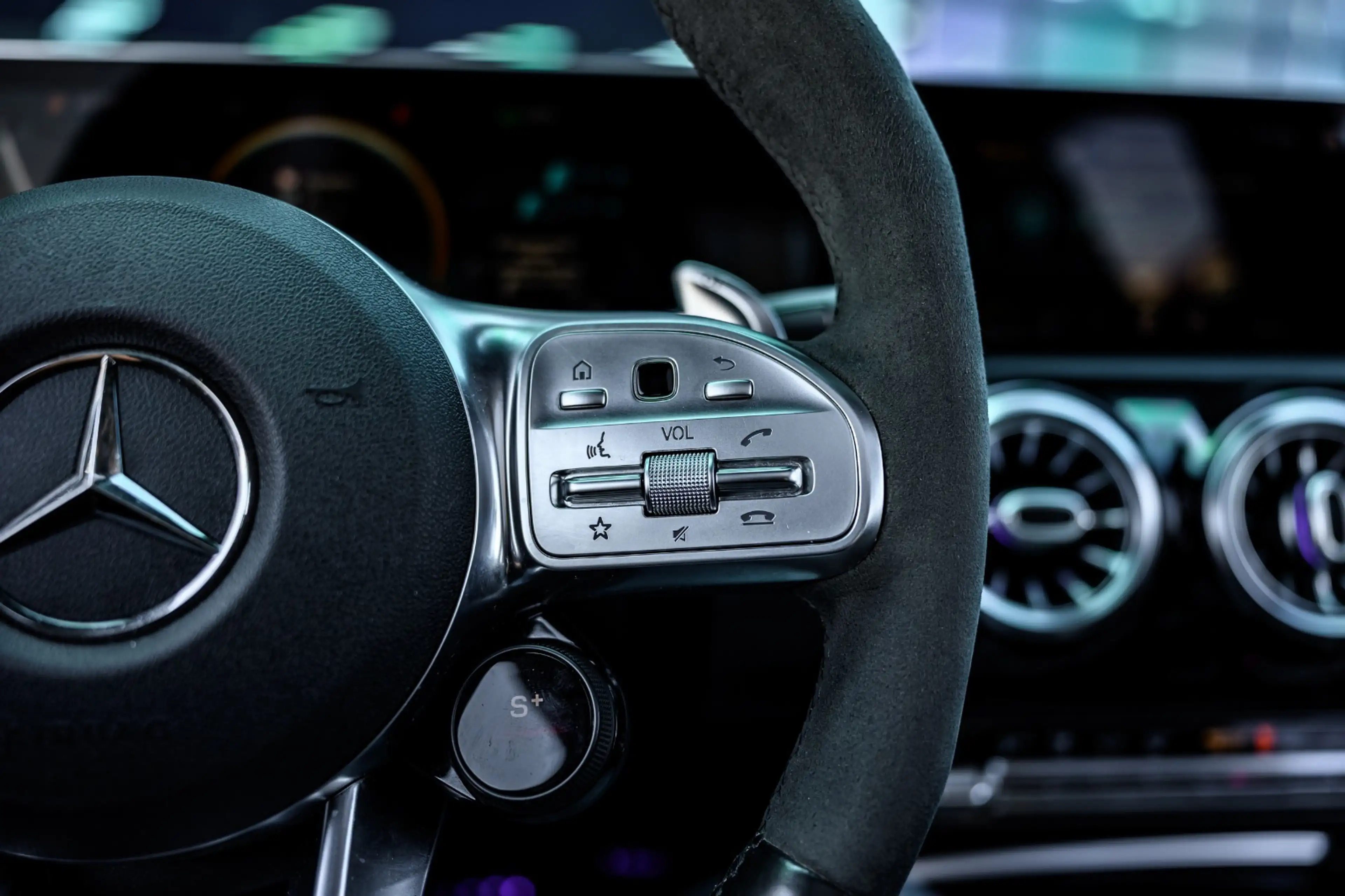 Mercedes-Benz A 45 AMG S 4MATIC+ Edition 1 Pano/Schaalstoelen/421pk — photo 8