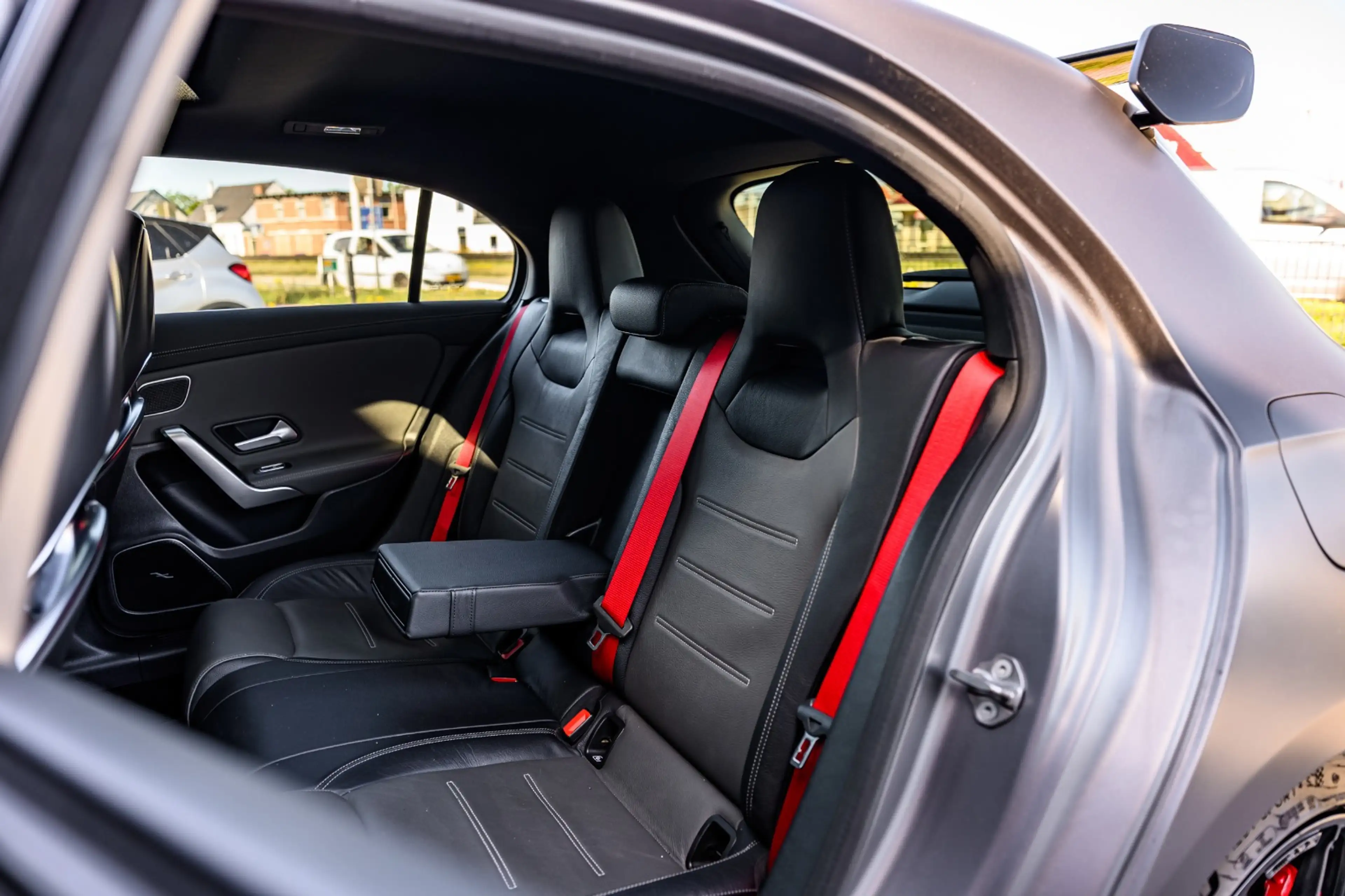 Mercedes-Benz A 45 AMG S 4MATIC+ Edition 1 Pano/Schaalstoelen/421pk — photo 6
