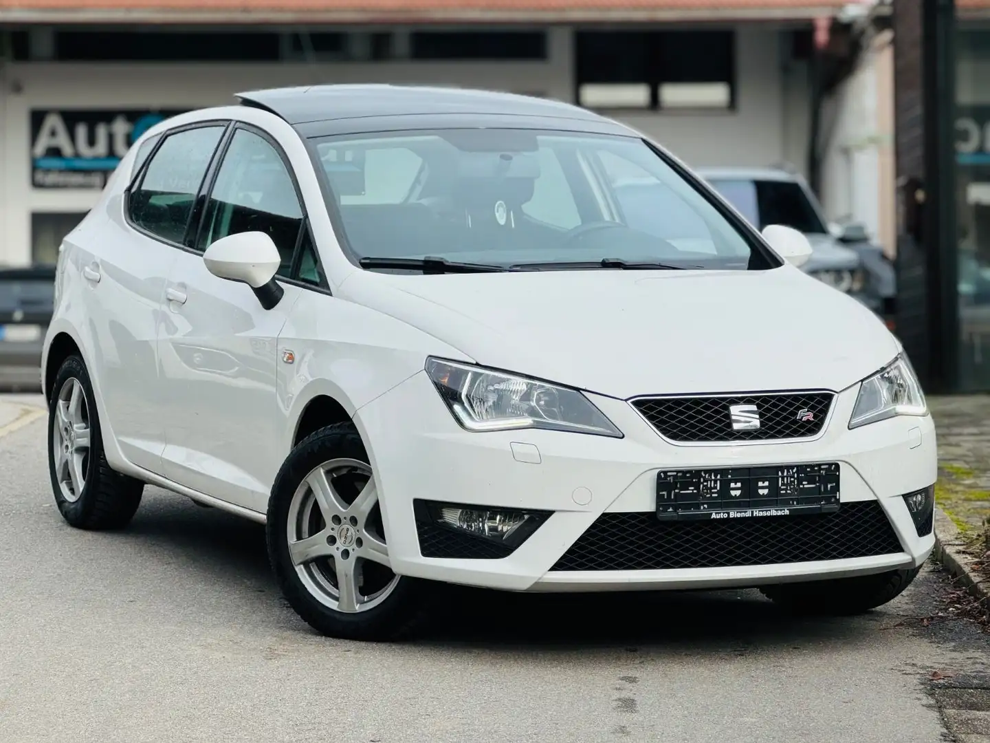 SEAT Ibiza FR Weiß - 1