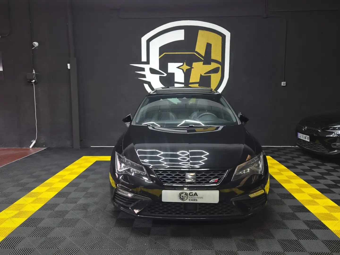 SEAT Leon 2.0 TSI S&S Cupra DSG 300 Negro - 2