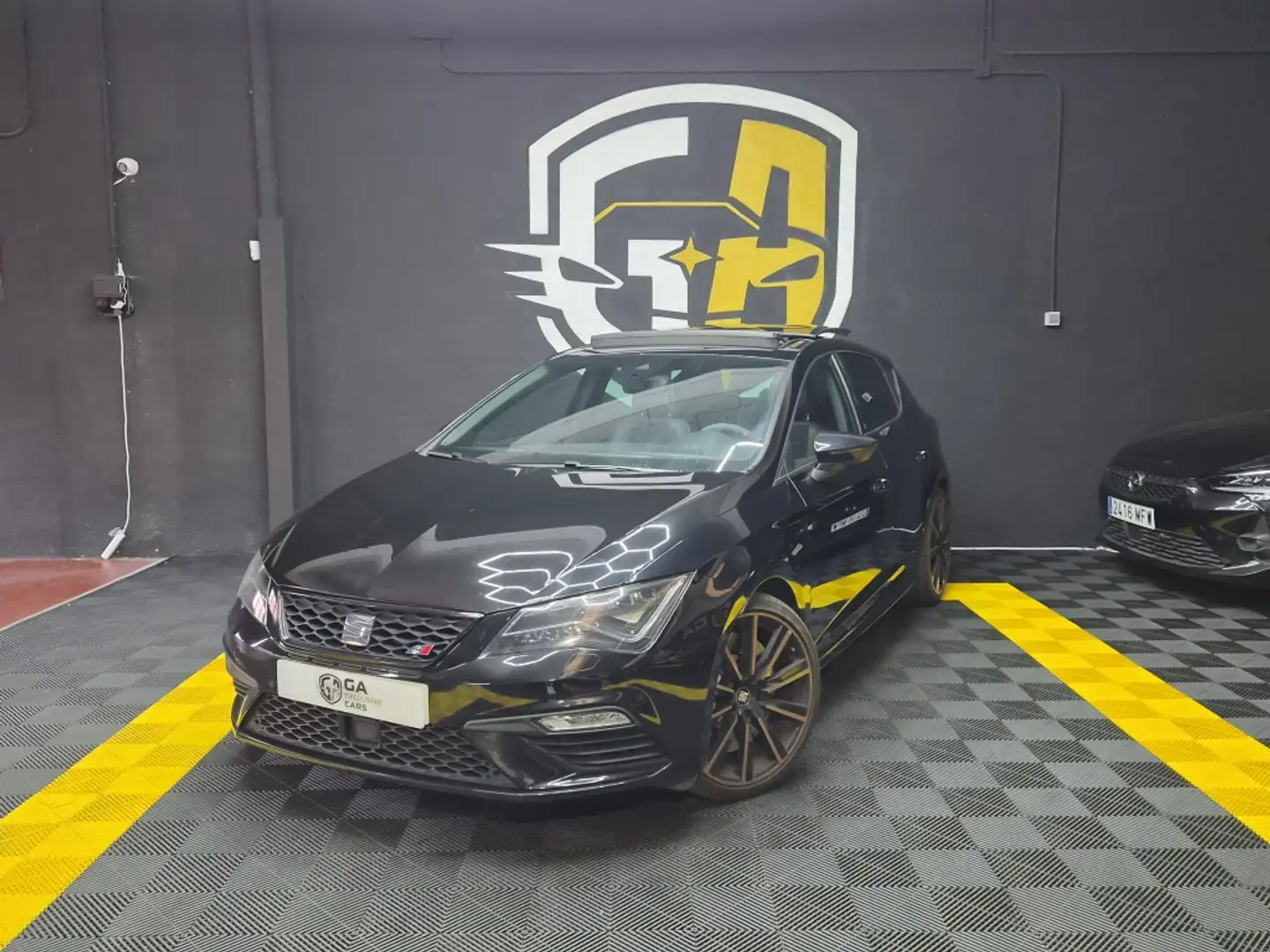 SEAT Leon 2.0 TSI S&S Cupra DSG 300 Negro - 1