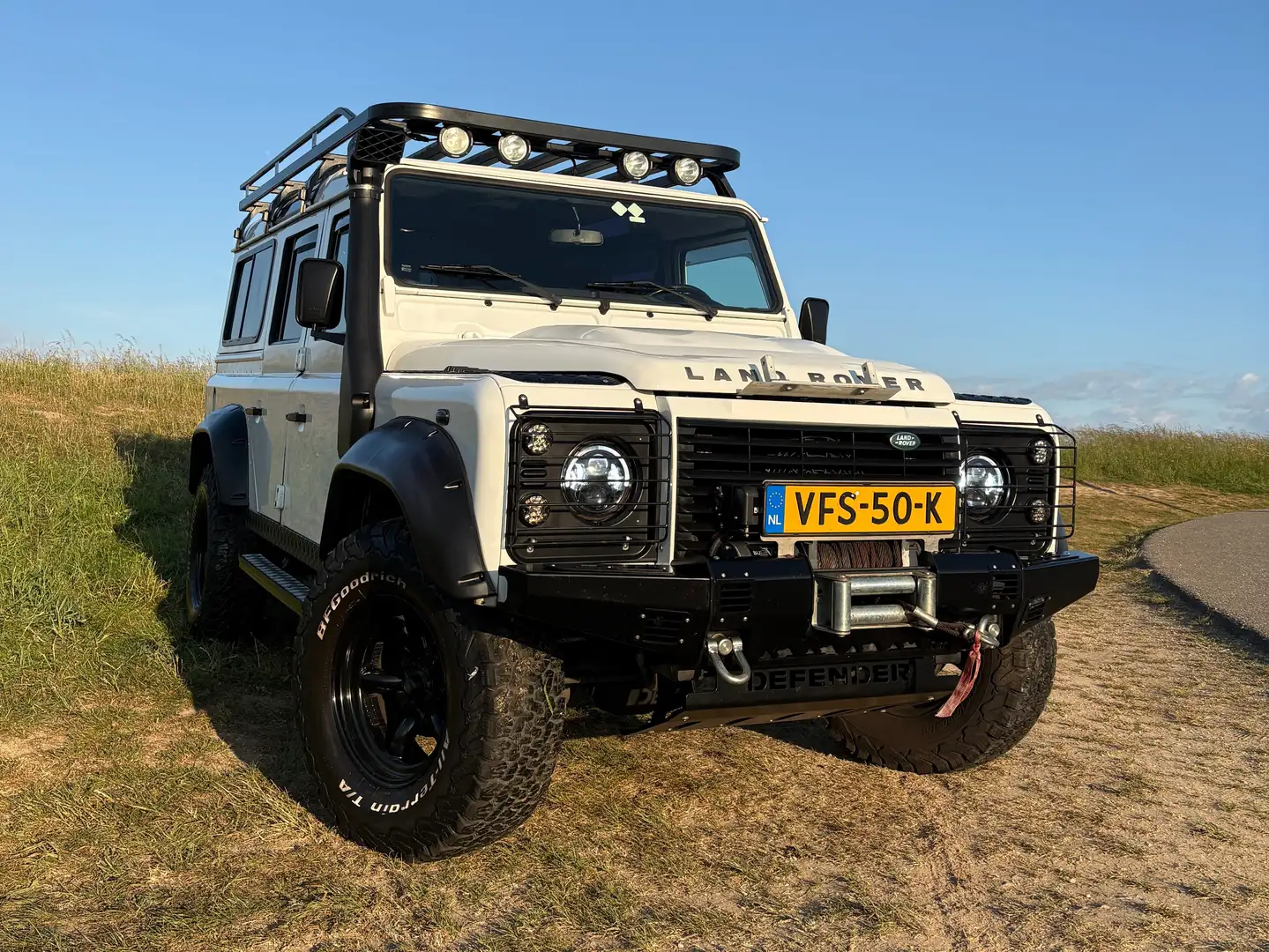 Land Rover Defender Defender 2.2 D HT 110" S Wit - 2