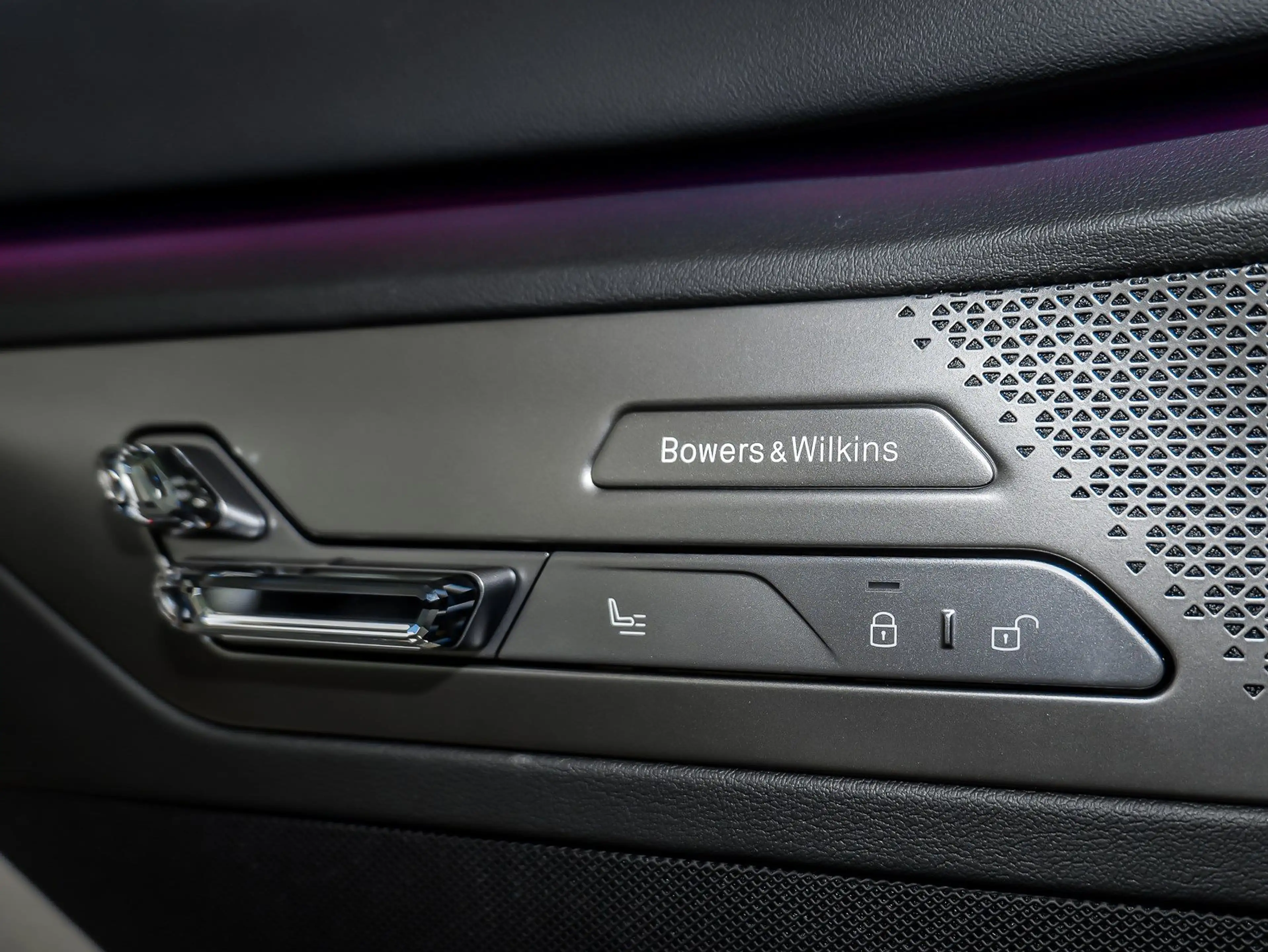 BMW 740 xDrive Sport Pro 22" TV Executive Lounge Kristalls — photo 14