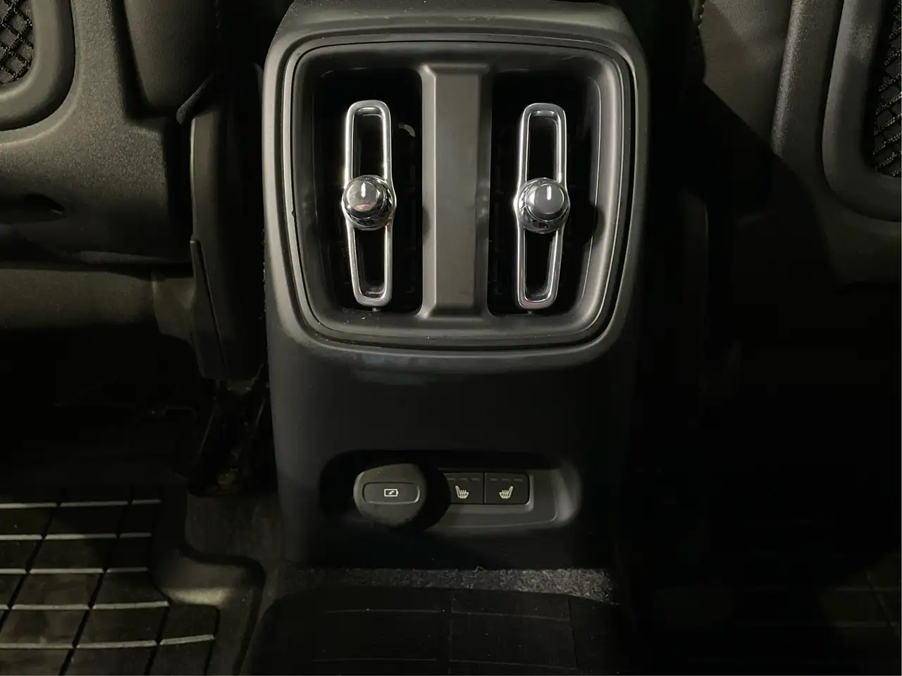 Volvo XC40 снимка Volvo XC40