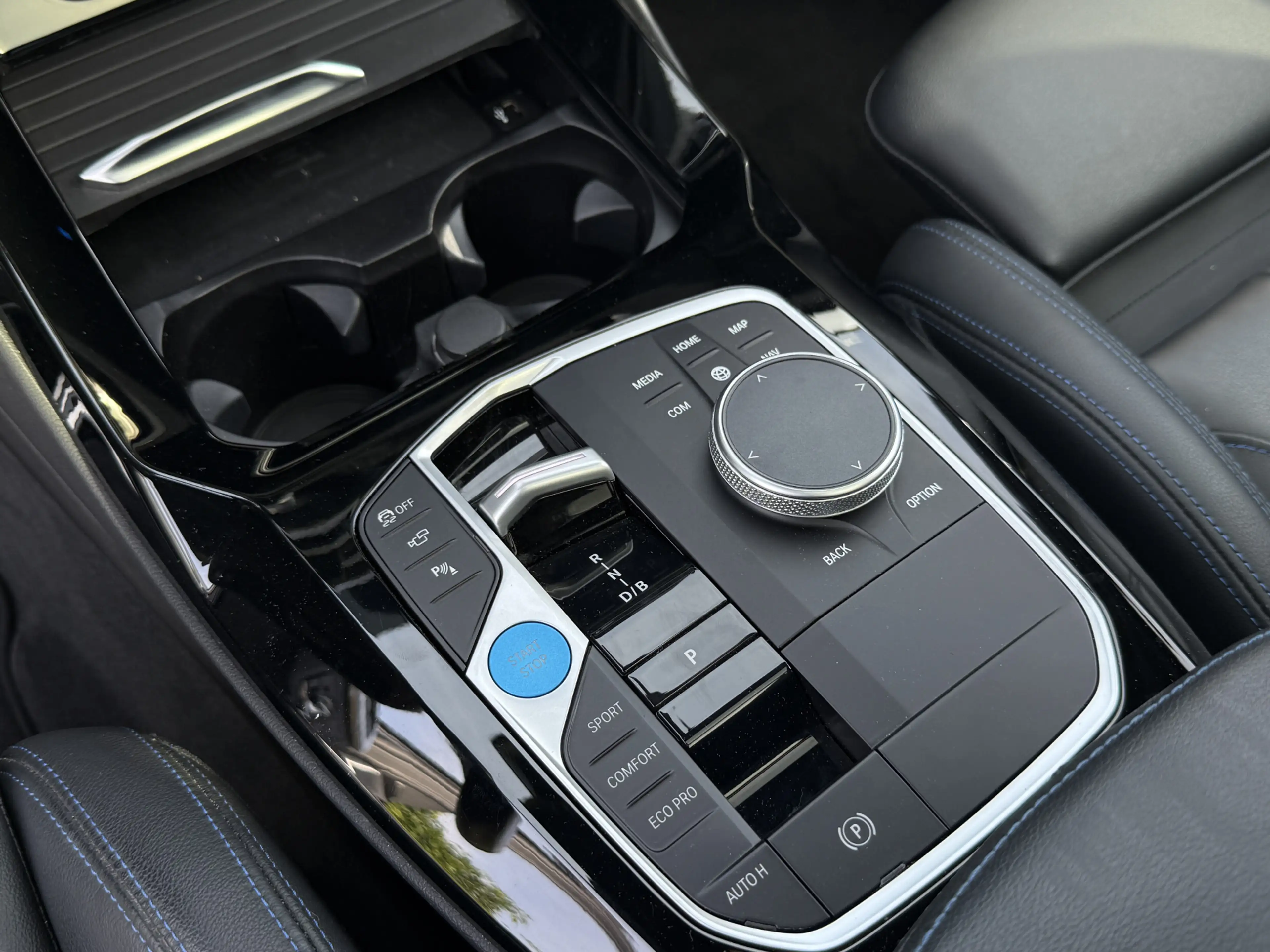 BMW iX3 High Exe | Panorama | Harman/kardon | 20" | 2 jaar — photo 12