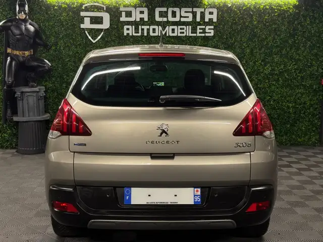 Peugeot 3008 view 7