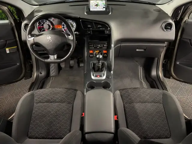Peugeot 3008 view 17