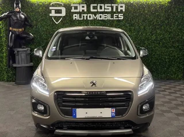 Peugeot 3008 view 4
