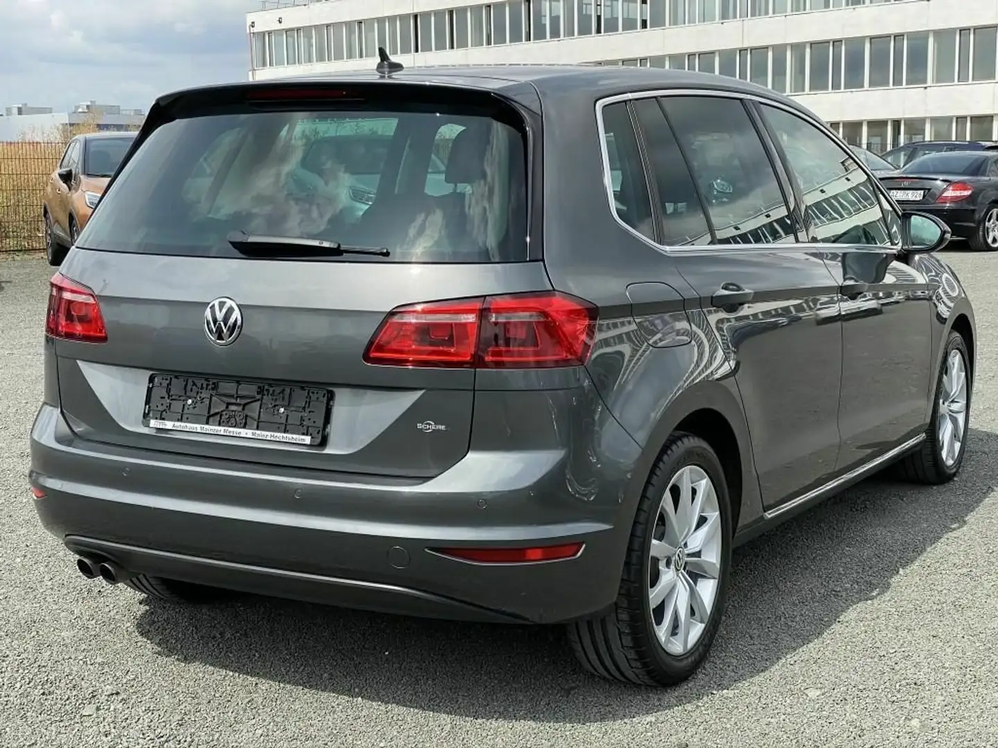 Volkswagen Golf Sportsvan 150PS TDI Highline PANO XEN RFK PDC SSA SHZ Grau - 2
