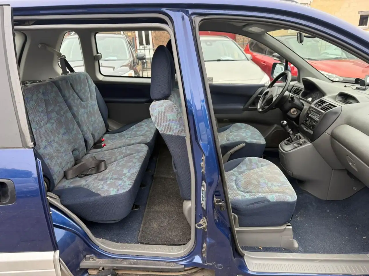 Mitsubishi Space Runner 2.0 GLX, foto 6