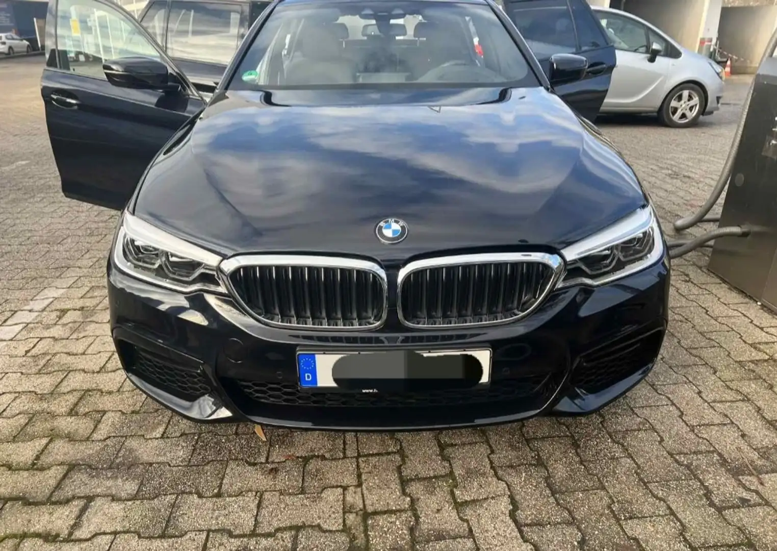 BMW 530 5er Touring Diesel 530d xDrive Touring Aut. Noir - 1