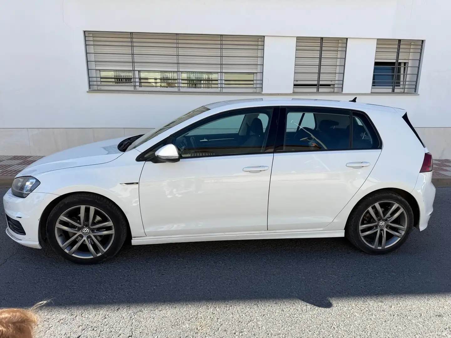 Volkswagen Golf - 2