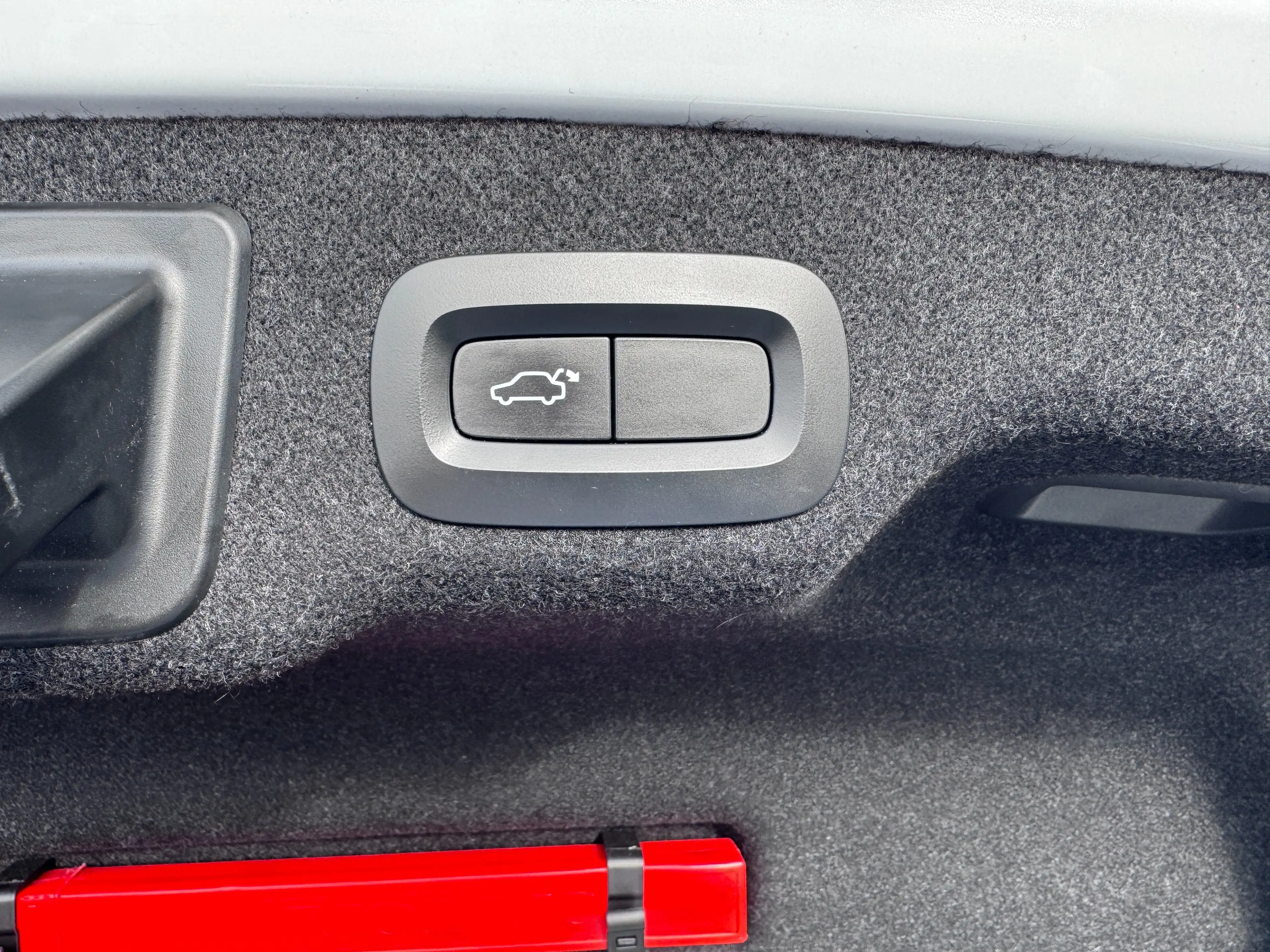Volvo S90 Momentum+SPORTSITZE+LEDER+CAMERA-360°+18ALU+1A — photo 9