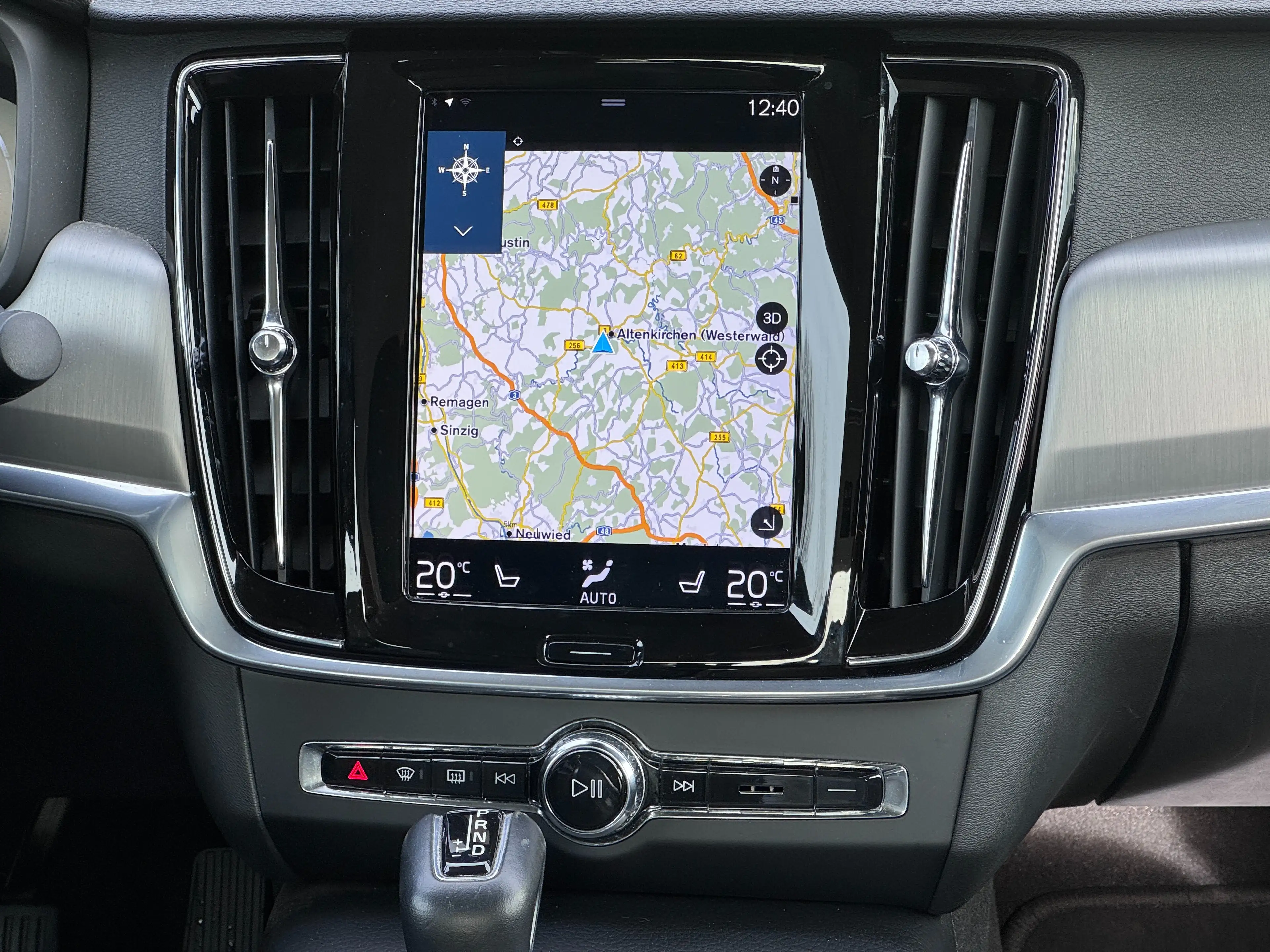 Volvo S90 Momentum+SPORTSITZE+LEDER+CAMERA-360°+18ALU+1A — photo 12