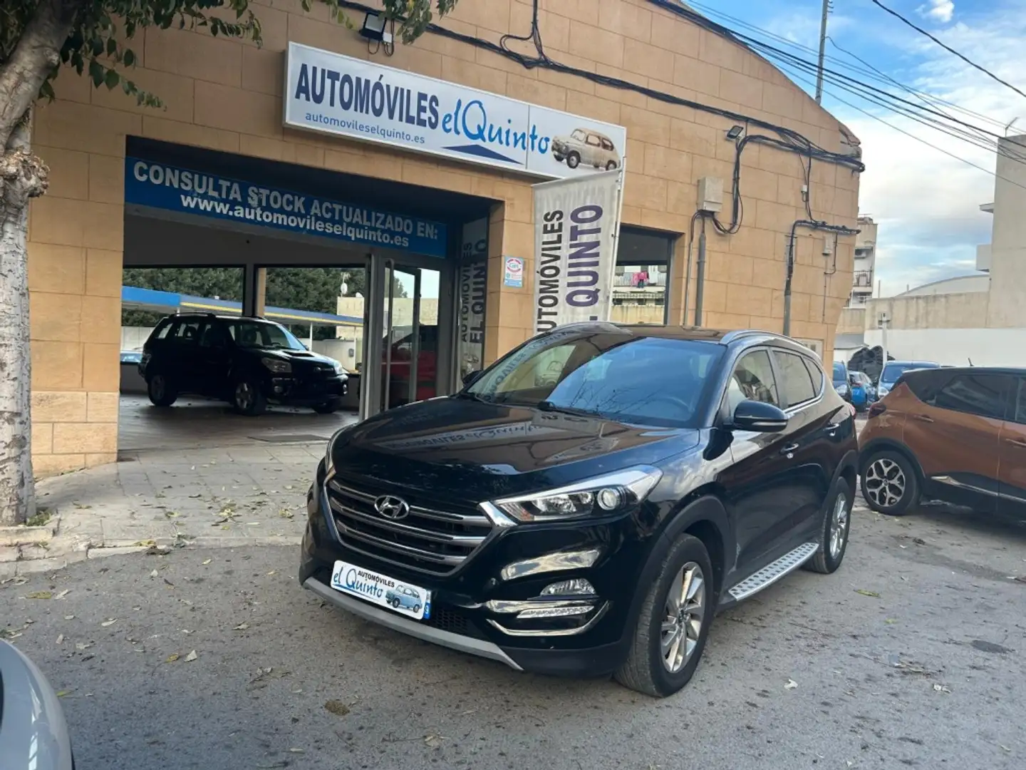 Hyundai TUCSON 1.7CRDI BD Kosmo 4x2 DCT Noir - 1