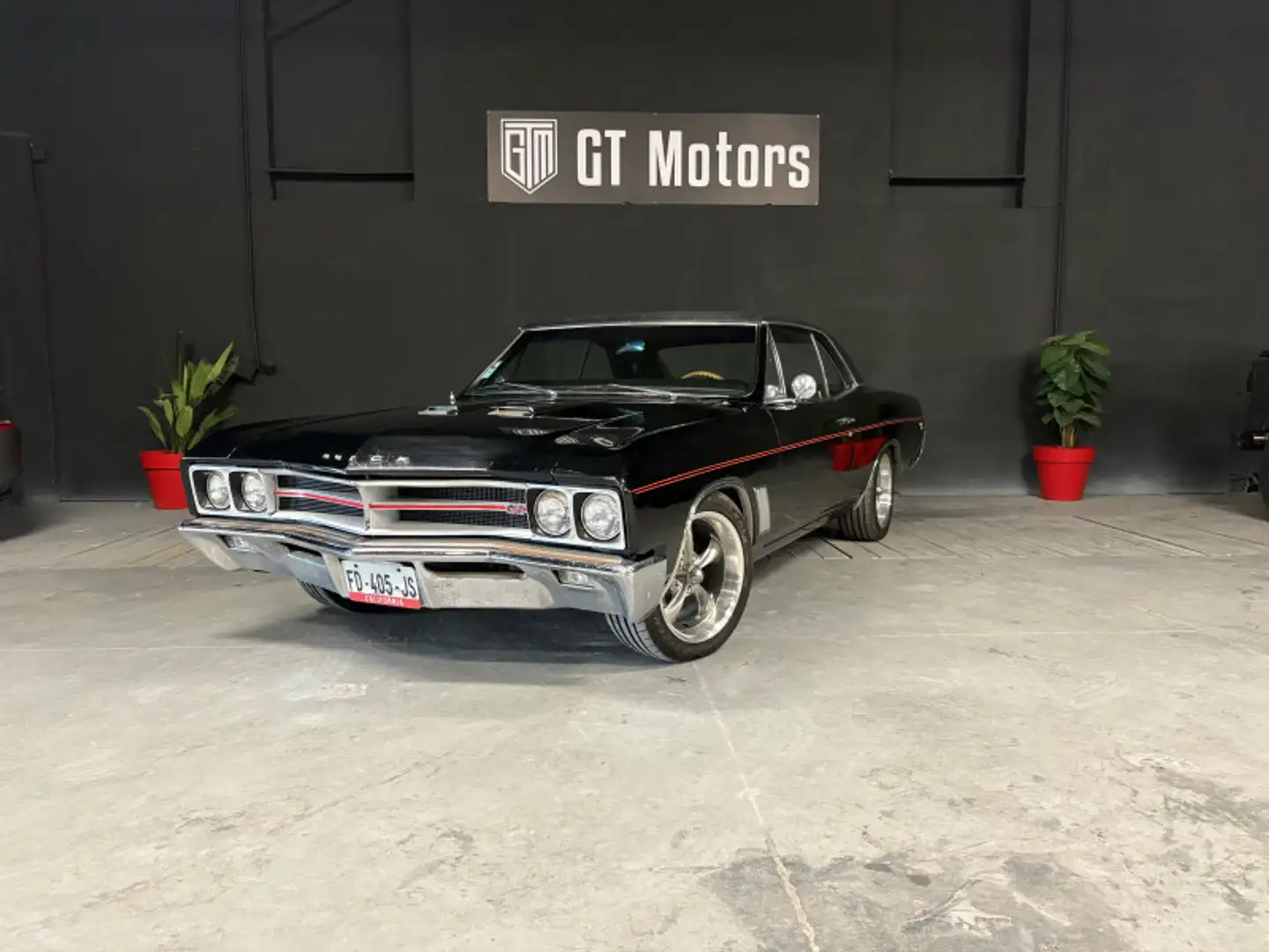 Buick GS400 Zwart - 1