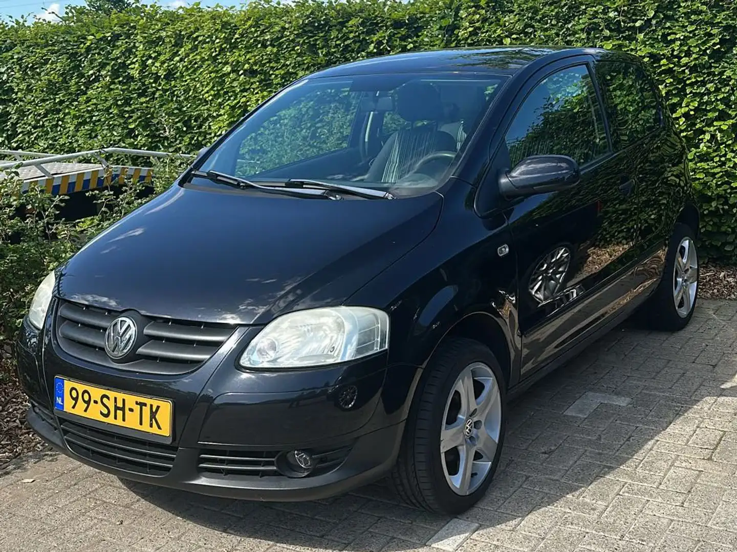Volkswagen Fox 1.4 Чорний - 2